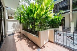 Holland Link (D10), Terrace #503034971